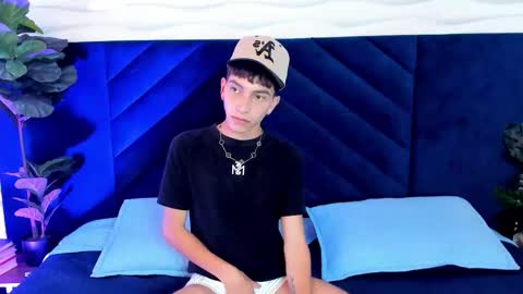 Tiam Muller online show from 10/14/25, 03:40