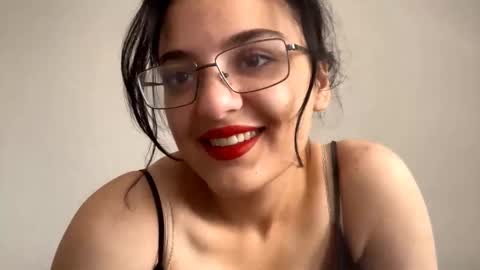 Snapshot of tiameakin chatting on 10/16/25, 07:20 Mary online show from 10/16/25, 07:20