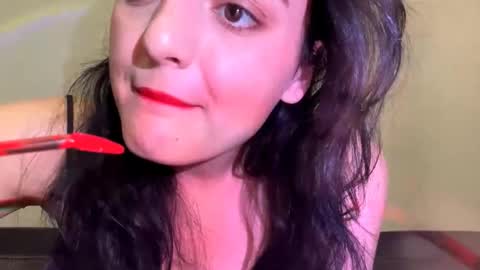 Snapshot of tiameakin chatting on 10/17/25, 07:11 Mary online show from 10/17/25, 07:11