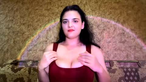 Snapshot of tiameakin chatting on 10/26/25, 09:26 Mary online show from 10/26/25, 09:26