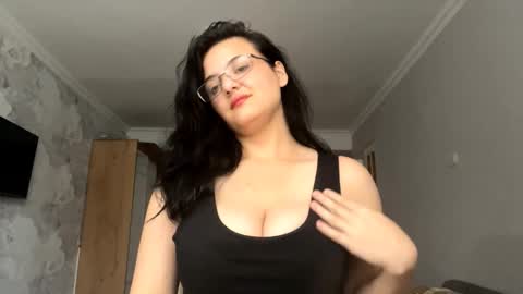 Snapshot of tiameakin chatting on 11/15/25, 10:45 Mary online show from 11/15/25, 10:45