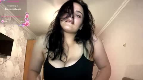 Snapshot of tiameakin chatting on 11/30/25, 07:40 Mary online show from 11/30/25, 07:40