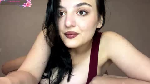 Snapshot of tiameakin chatting on 12/13/25, 08:58 Mary online show from 12/13/25, 08:58