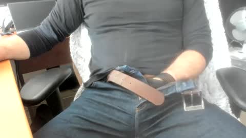 Snapshot of tiamone chatting on 11/04/25, 08:02 tiamone online show from 11/04/25, 08:02