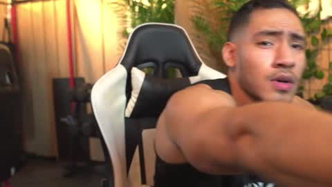 Snapshot of tian_brooks chatting on 02/13/26, 02:29 Tian Brooks online show from 02/13/26, 02:29