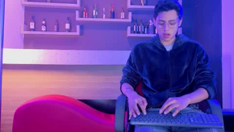Snapshot of tian_sex chatting on 05/05/26, 03:14 online show from 05/05/26, 03:14