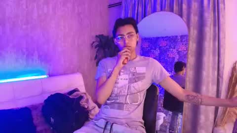 Snapshot of tian_sex chatting on 06/10/26, 03:39 online show from 06/10/26, 03:39