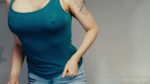 Snapshot of tiannarae chatting on 11/23/25, 09:03 TIANNA online show from 11/23/25, 09:03