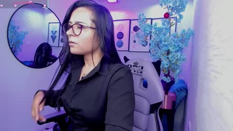 Tiara  online show from 01/06/26, 03:43