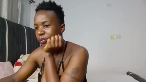 Snapshot of tiara_t chatting on 01/31/26, 07:11 Tiara online show from 01/31/26, 07:11