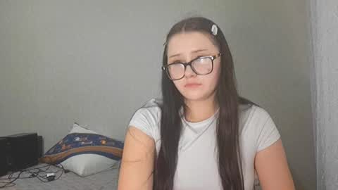 Snapshot of tiastinner chatting on 06/10/26, 07:29 Margo online show from 06/10/26, 07:29
