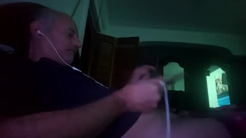 Snapshot of tibennn74999 chatting on 12/24/24, 11:28 tibennn74999 online show from 12/24/24, 11:28