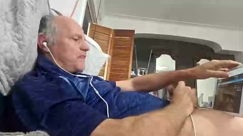 Snapshot of tibennn74999 chatting on 12/29/24, 03:03 tibennn74999 online show from 12/29/24, 03:03