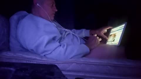 Snapshot of tibennn74999 chatting on 01/04/25, 07:03 tibennn74999 online show from 01/04/25, 07:03