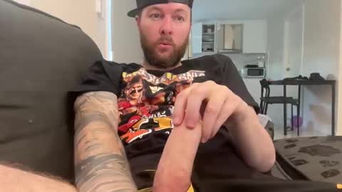 Snapshot of ticalsparks chatting on 10/19/25, 03:07 ticalsparks online show from 10/19/25, 03:07