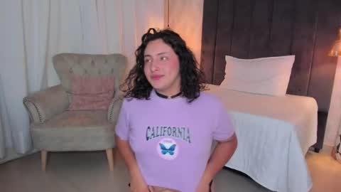 Snapshot of tich__ chatting on 12/08/24, 10:08 TICH online show from 12/08/24, 10:08