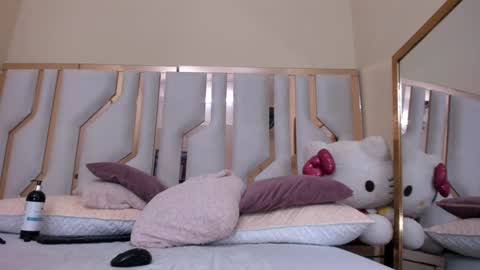    online show from 02/06/25, 11:26