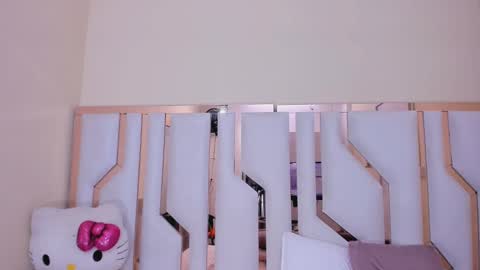    online show from 09/19/25, 08:31