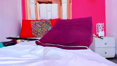 Karolina online show from 03/08/25, 10:56