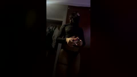 tifanyfem online show from 12/22/25, 07:38