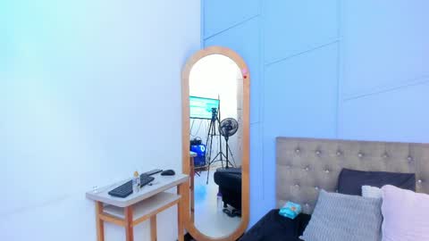 Tifany Lorens online show from 04/21/26, 12:00