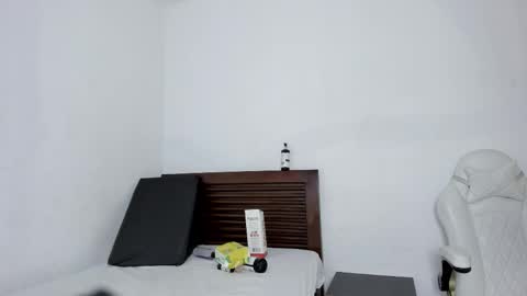 Snapshot of tifanymonroehot chatting on 11/03/25, 11:22 tifanymonroehot online show from 11/03/25, 11:22