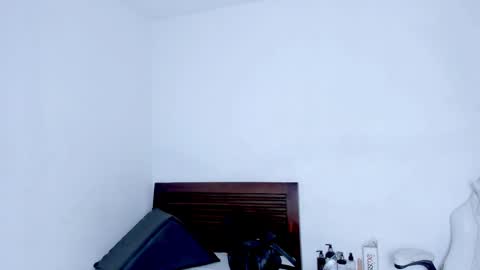 Snapshot of tifanymonroehot chatting on 11/04/25, 11:20 tifanymonroehot online show from 11/04/25, 11:20