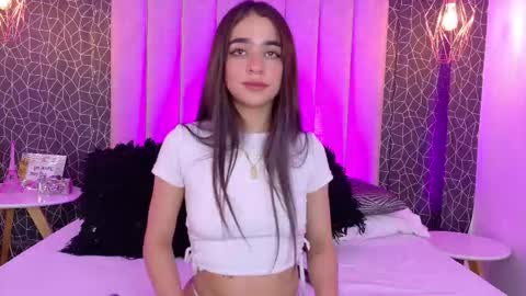 Snapshot of tifanywolf_ chatting on 12/03/25, 05:26 Tifanny online show from 12/03/25, 05:26