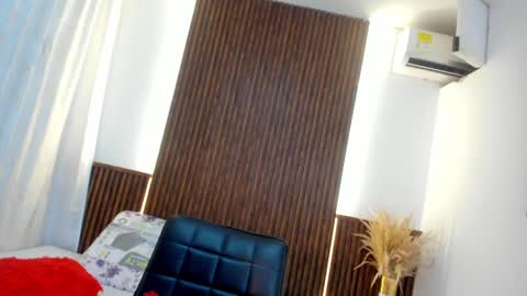 Tiffany online show from 01/24/25, 04:37