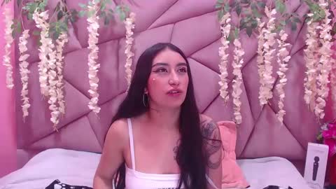 Snapshot of tiffani_hott_ chatting on 12/04/24, 07:39 TIFANI online show from 12/04/24, 07:39
