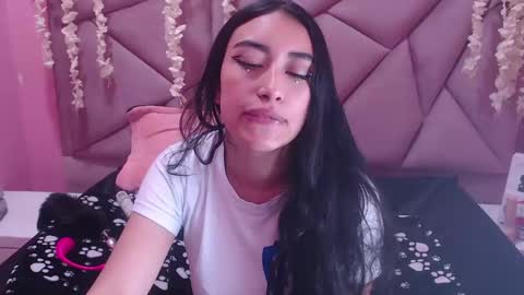 Snapshot of tiffani_hott_ chatting on 12/13/24, 03:38 TIFANI online show from 12/13/24, 03:38