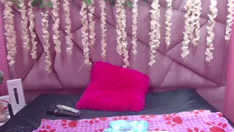 Snapshot of tiffani_hott_ chatting on 02/14/25, 02:50 TIFANI online show from 02/14/25, 02:50