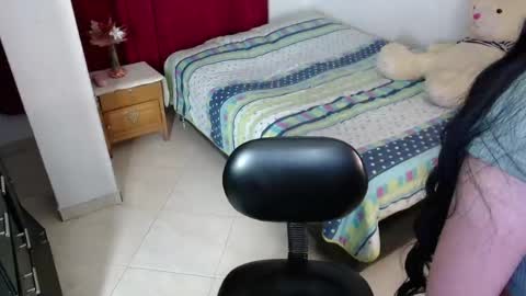 Snapshot of tiffani_williams chatting on 11/27/25, 11:40 tifany online show from 11/27/25, 11:40