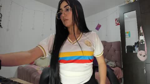Snapshot of tiffani_williams chatting on 07/03/26, 10:49 tifany online show from 07/03/26, 10:49