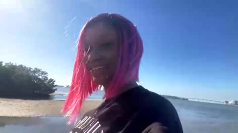 Tiffani Love online show from 01/09/25, 07:40