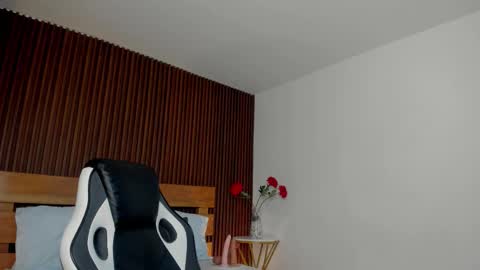 Snapshot of tiffanny_doll_ chatting on 02/11/26, 12:21 T I F F A N N Y online show from 02/11/26, 12:21