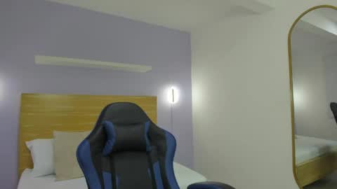 T I F F A N N Y online show from 05/06/26, 12:21
