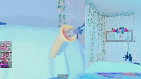 Snapshot of tiffanny_love__ chatting on 10/02/25, 09:27 Tiffanny online show from 10/02/25, 09:27