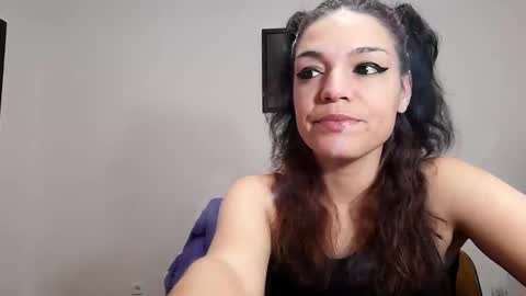 Snapshot of tiffany_chloe chatting on 02/26/25, 09:16 Tiffany online show from 02/26/25, 09:16