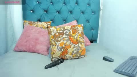 Snapshot of tiffany_hot19_ chatting on 05/22/26, 01:24 tiffany online show from 05/22/26, 01:24