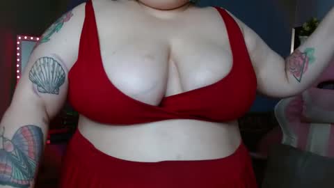 Snapshot of tiffany_laurens chatting on 12/08/24, 12:08 dont forget ask for custom vids online show from 12/08/24, 12:08