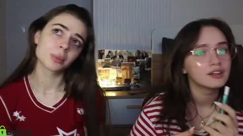 Snapshot of tiffany_loong chatting on 01/22/25, 10:26 tiffany online show from 01/22/25, 10:26