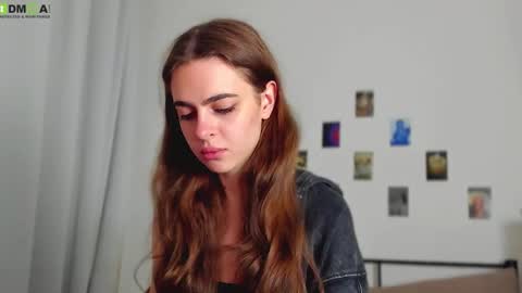 Snapshot of tiffany_loong chatting on 11/04/25, 08:52 tiffany online show from 11/04/25, 08:52