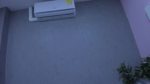 tiffany_mendez online show from 12/03/25, 12:03