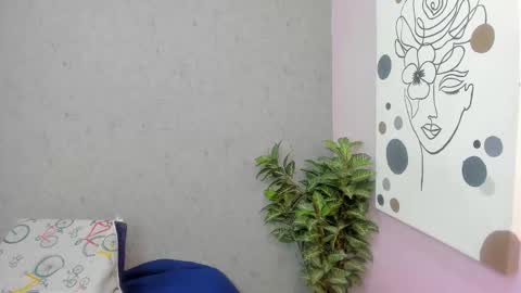 tiffany_mendez online show from 12/05/25, 12:03