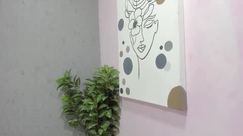 Snapshot of tiffany_mendez chatting on 12/18/25, 12:00 tiffany_mendez online show from 12/18/25, 12:00