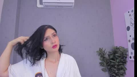 Snapshot of tiffany_mendez chatting on 02/11/26, 12:10 tiffany_mendez online show from 02/11/26, 12:10