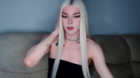 Snapshot of tiffany_smitch chatting on 11/15/25, 07:05 Tif online show from 11/15/25, 07:05
