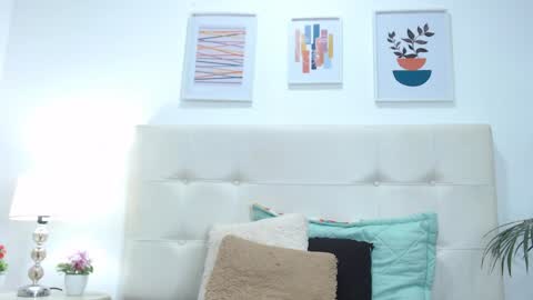 Tifanny Fox online show from 03/05/25, 12:00