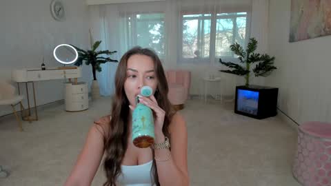 Snapshot of tiffanyhouston_ chatting on 01/09/25, 06:48 Tiffany Houston online show from 01/09/25, 06:48